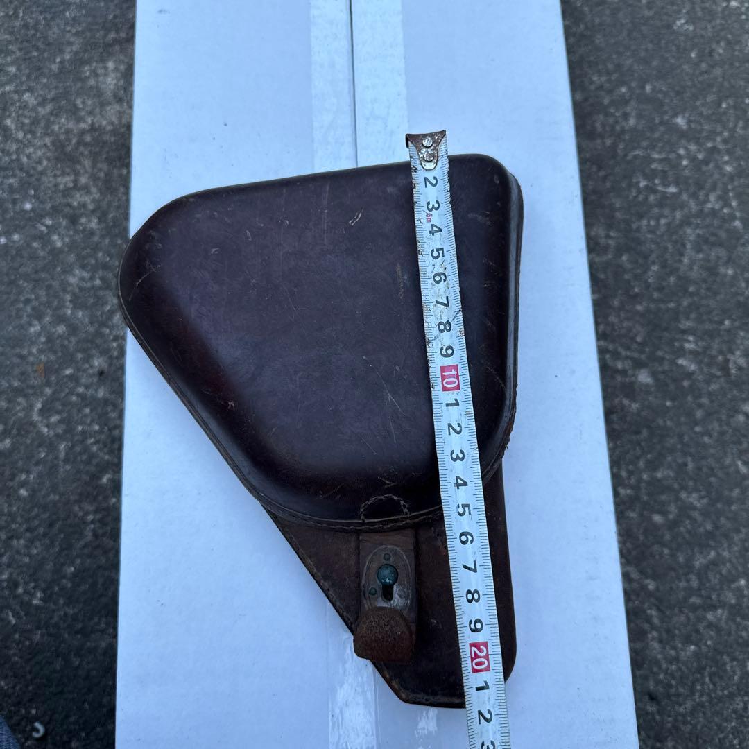 レザー製ホルスター 南部十四年式拳銃用の拳銃嚢