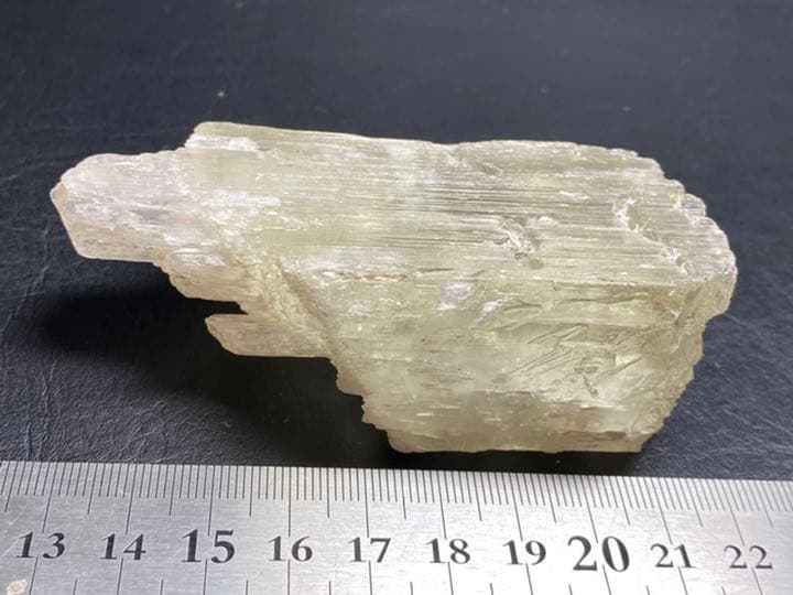 クンツァイト　213g