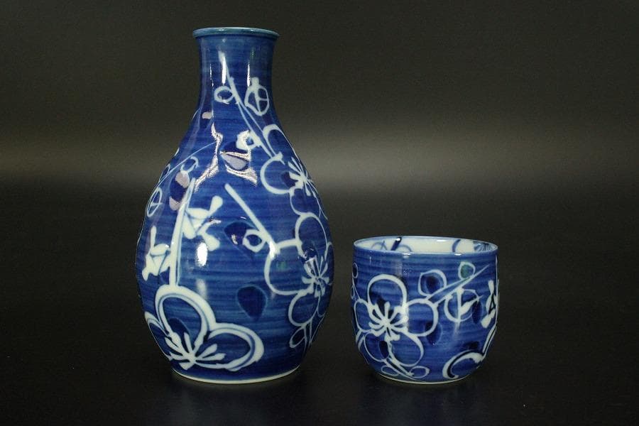 酒器 白梅画 徳利 穂山 盃 嘉々瑞 木箱付(メ1494)