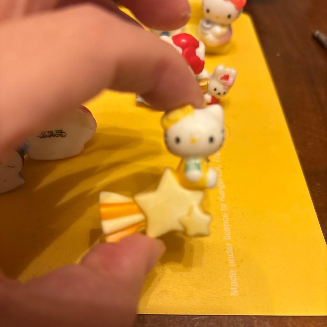 千趣会　ハローキティ 陶器製フィギュア　１３個