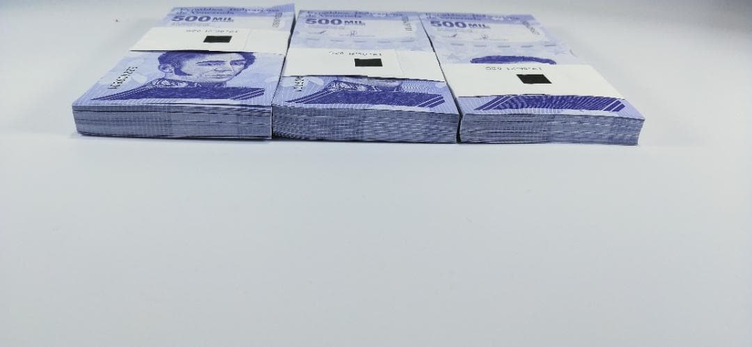 未使用 ベネズエラ　50万ボリバル・ソベラノ　紙幣　300枚　ハイパーインフレ