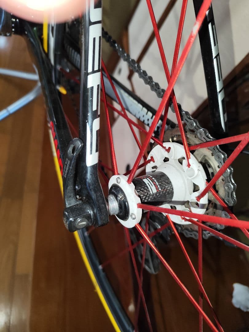 GIANT DEFY Composite3 レーシングゼロレッドスポーク8㎏程度