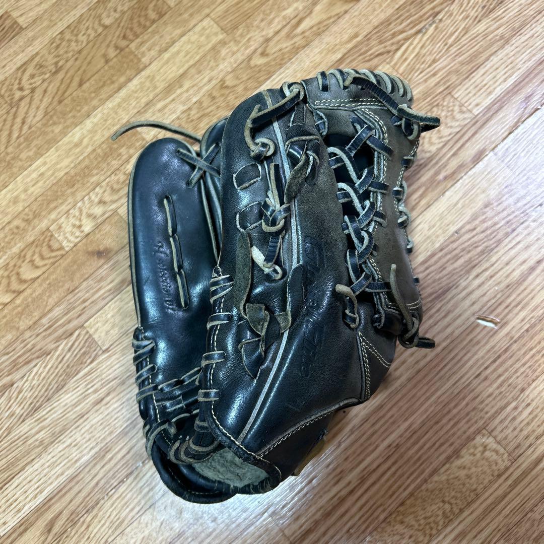 ア*ド様 Mizuno 硬式グローブ 黒（左投げ）　サイズ小さめ（縦28cm）