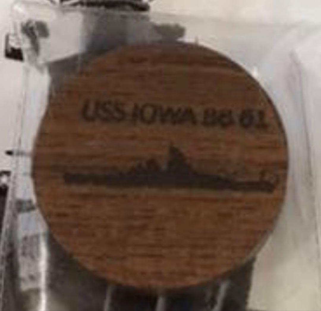 米海軍戦艦アイオワ　実物甲板材使用　記念品