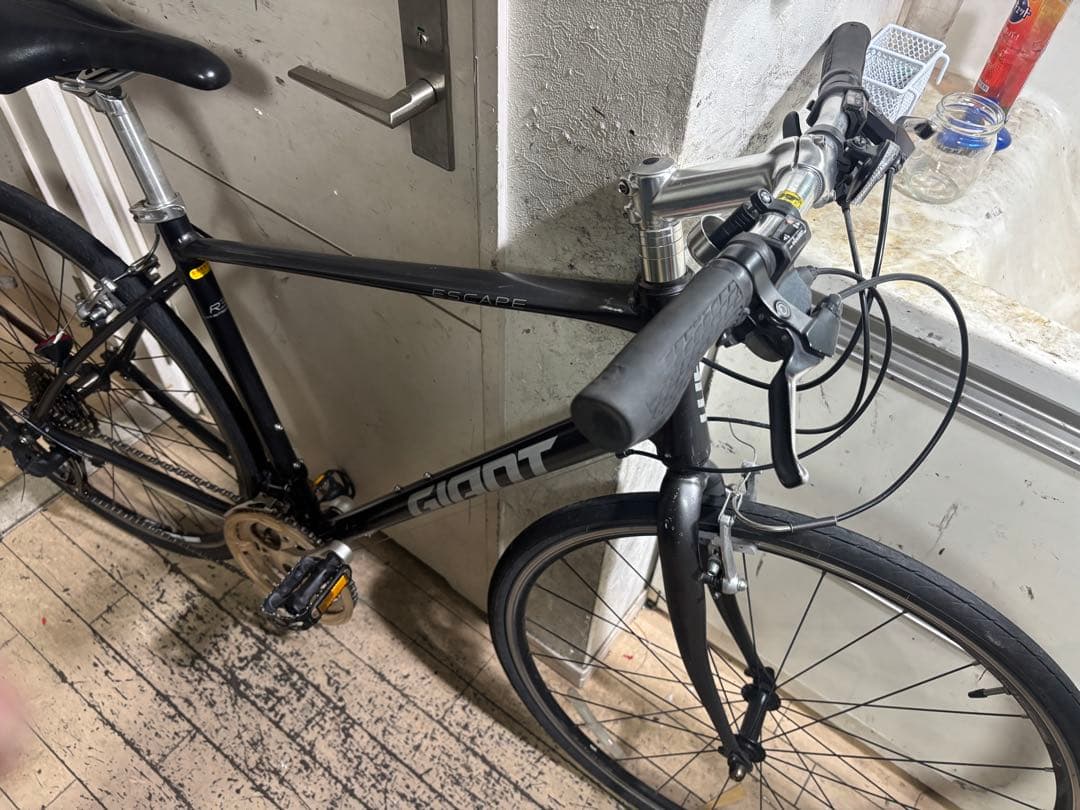 GIANT Escape クロスバイク ダークメタリックグレー
