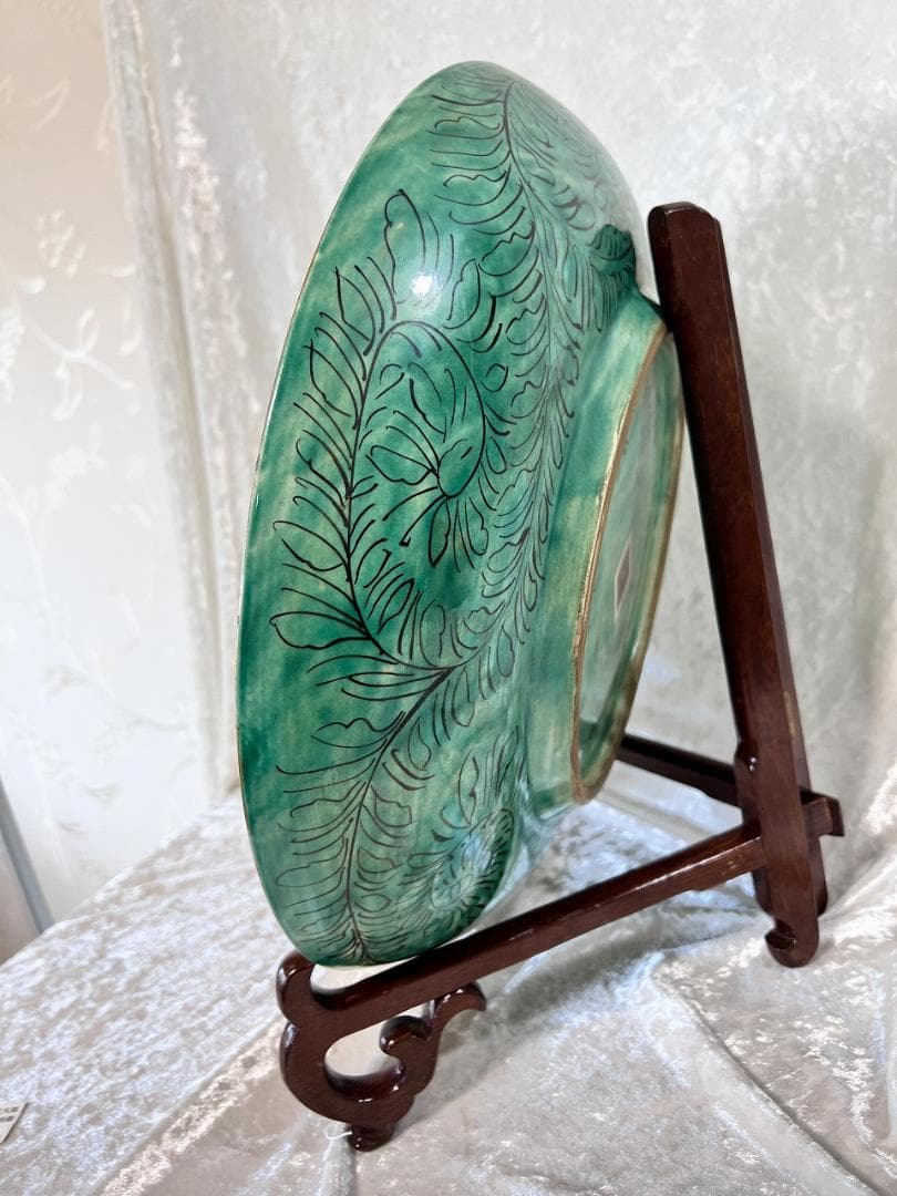 九谷焼金彩赤絵羅漢紋大皿　明治期