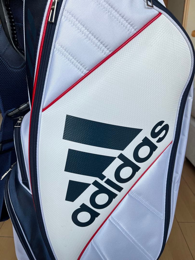 美品adidas アディダス　ゴルフ マストハブ　軽量キャディバッグ 9型　白紺