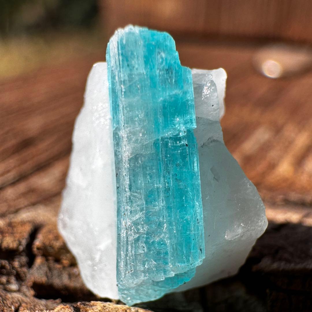 パライバトルマリン 原石 母岩付き 3,6ct