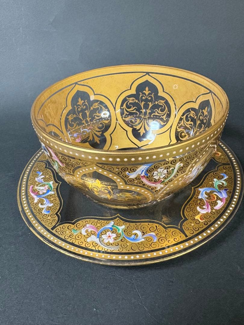 オールドバカラ豪華金彩エナメルカップとソーサ美品。