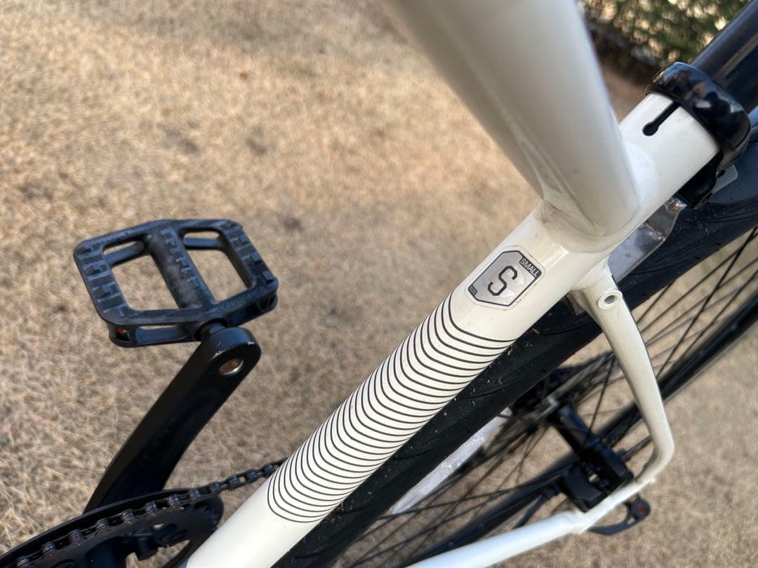 【超美品】CANNONDALE クロスバイク QUICK 4+付属品