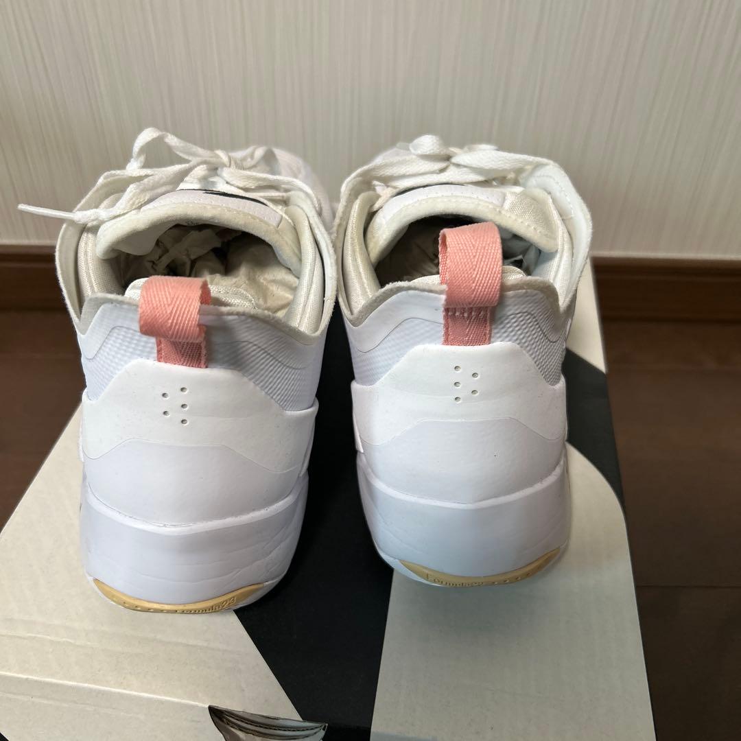 LUKA１　Jordan バスケットボールシューズ ホワイト/ピンク