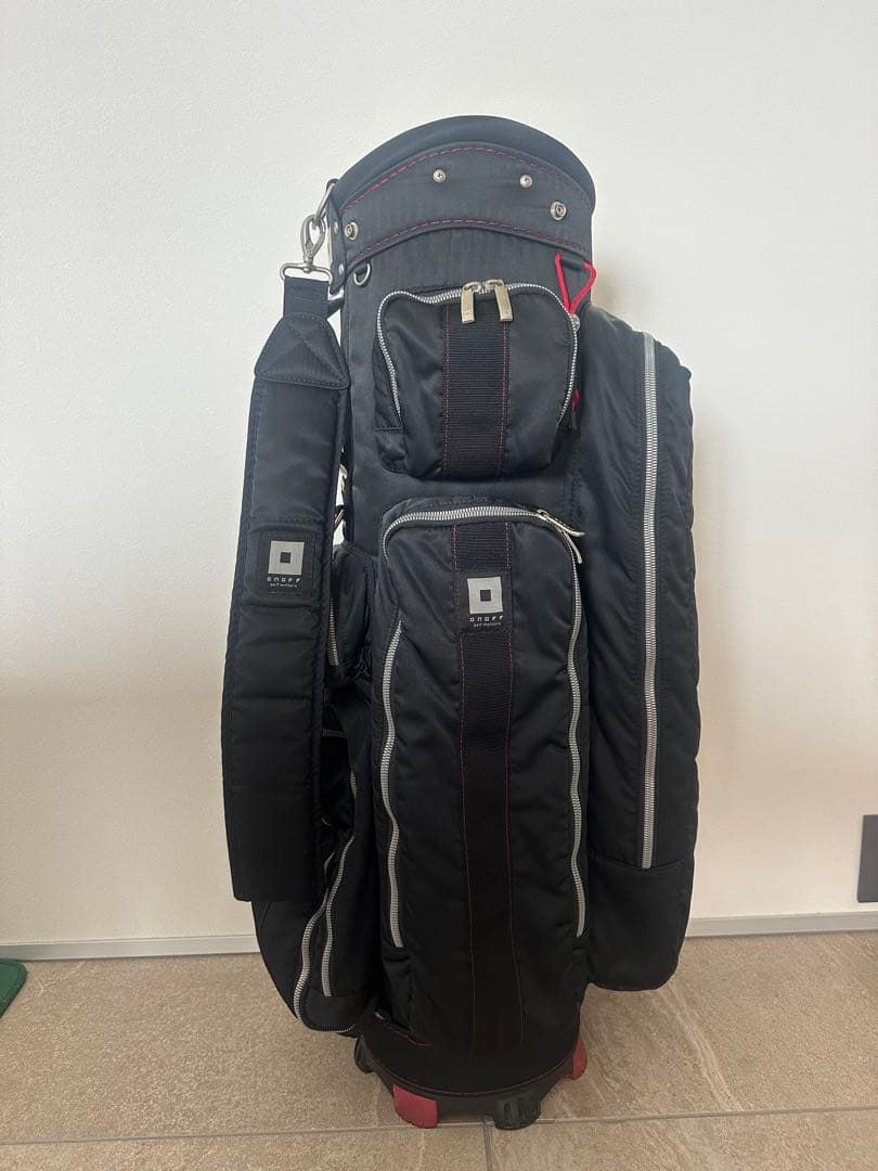 美品！！ONOFF/オノフ ゴルフ キャディバッグ9型【黒】