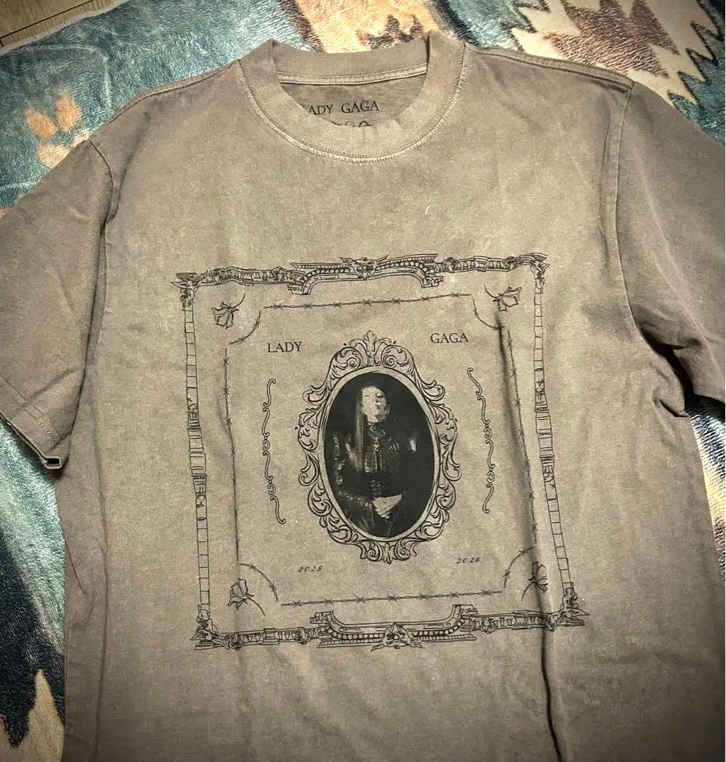 【新品未開封】lady gagaレディーガガ TシャツMAYHEM BALL