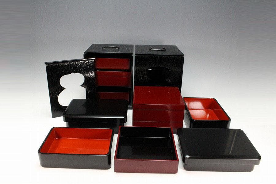 漆器 瓢窓 三段重 手提げ器 二段蓋物 弁当 一対 月見 正月(K-XA770)