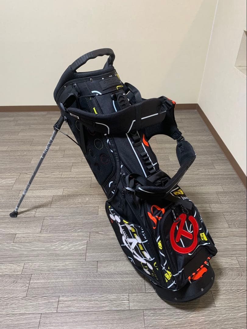 スタンド式キャディバック　2024PGAツアー記念モデル『ナイトギャンブラー』