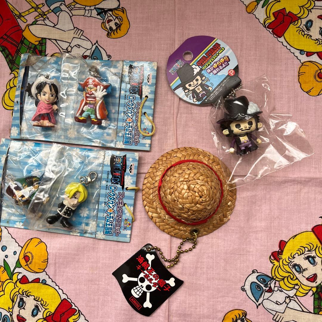 ワンピース　ストラップセットとルフィの麦わらのキーホルダー