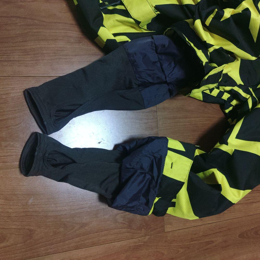 スノーボード用防水ジャケット