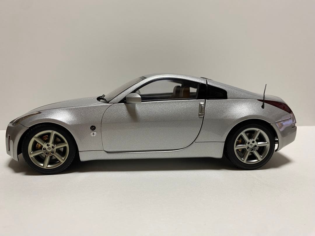 日産 フェアレディZ Autoart 350Z 33 1/18