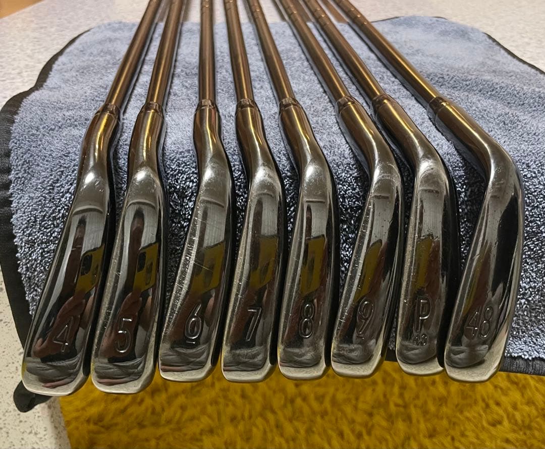 希少　美品　限定版　 タイトリストT200 Black 8本セット！