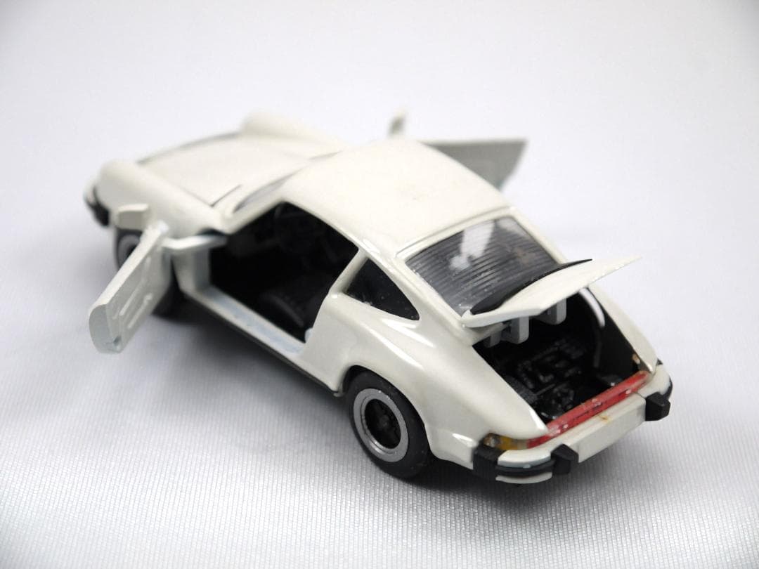 1/43 NZG Modelle #261 ポルシェ カレラ3.2