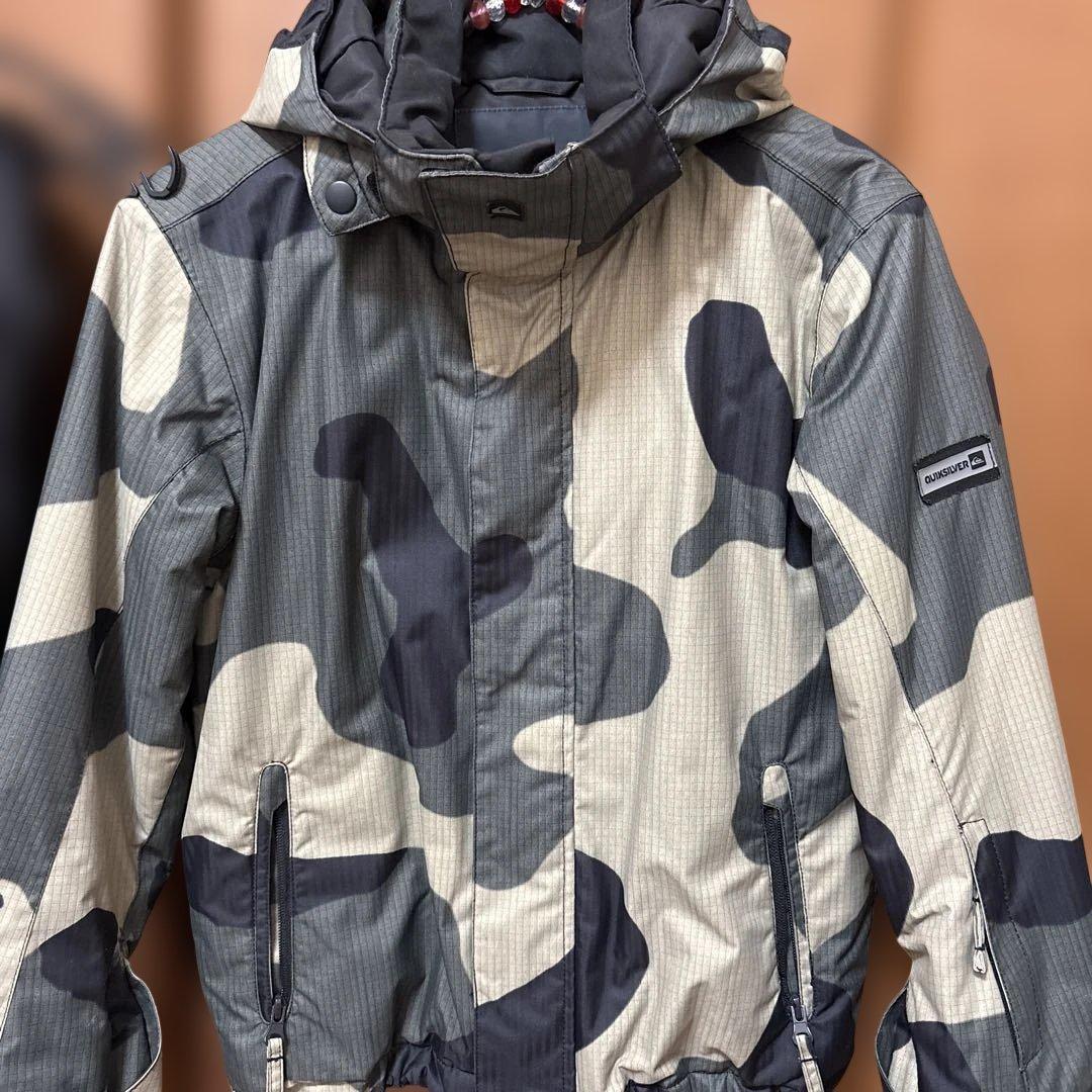 QUIKSILVER 子ども用スノーボードウェアセット　M10