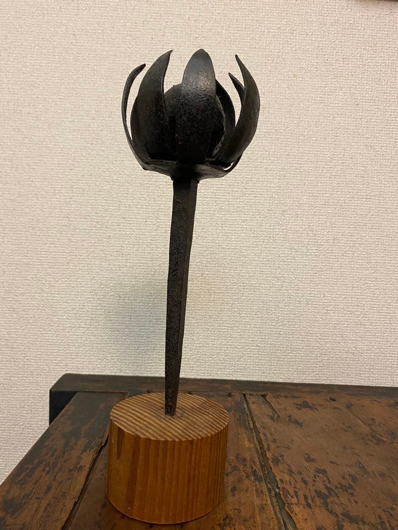 李朝工芸　鉄製オブジェ（蓮花）