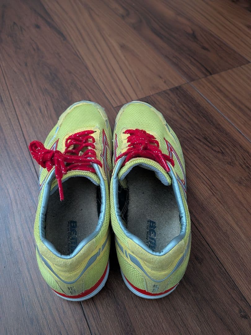 ビモロランニングシューズ　24.5