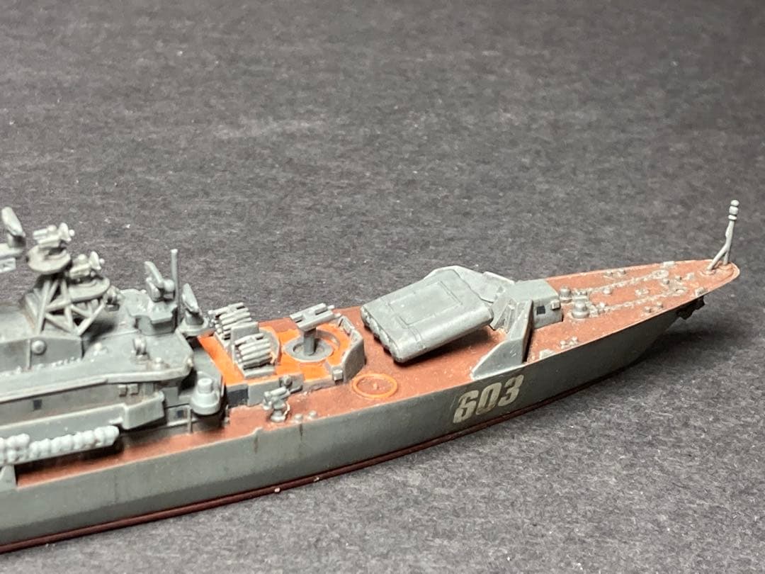 【完成品】1/700 ソビエト海軍 クリヴァクⅡ型フリゲート(ピットロード)