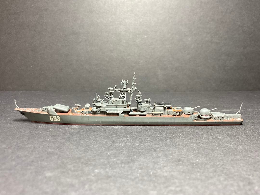 【完成品】1/700 ソビエト海軍 クリヴァクⅡ型フリゲート(ピットロード)