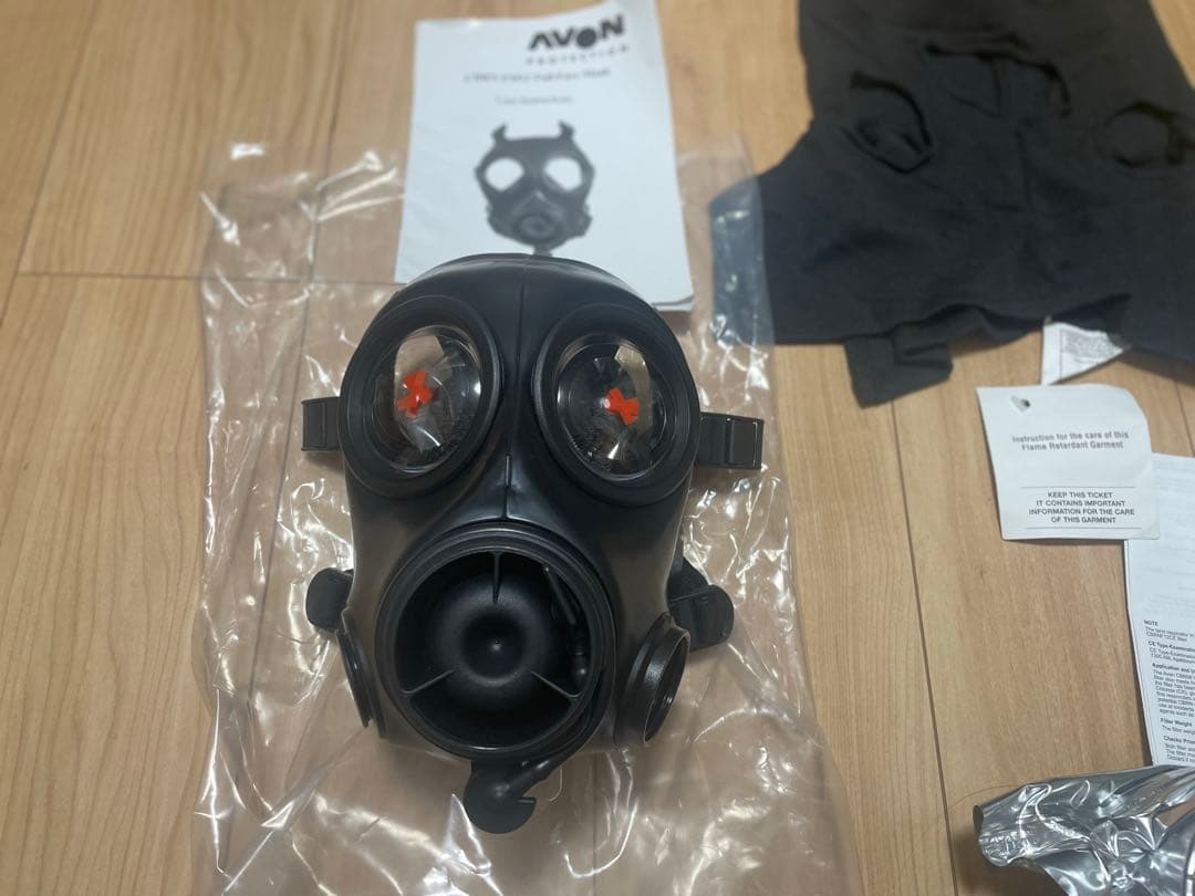 実物　AVON FM12 ガスマスク　バラクバラ　フィルター付き