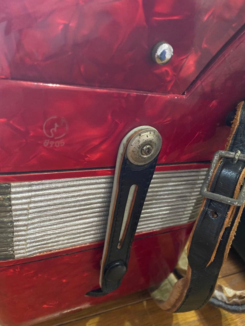 YAMAHA ヤマハ アコーディオン 32鍵盤 8905 ケース付　鍵無し