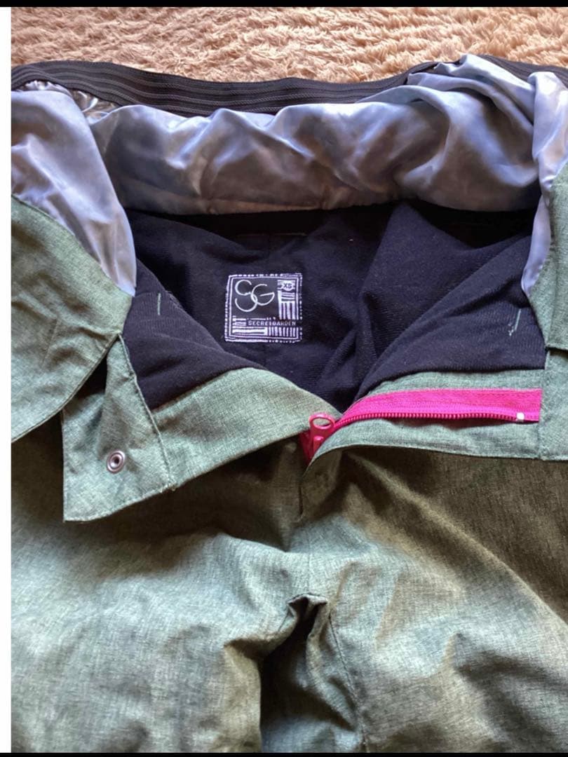 美品　SECRET GARDEN 重ね着風Ｘ カーキ　レディースXS スノボウェ