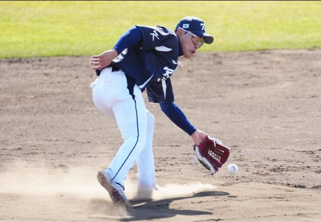 プロ支給品　実使用　WBC韓国代表　キムハソン　ワールドペガサス　内野手　コユニ