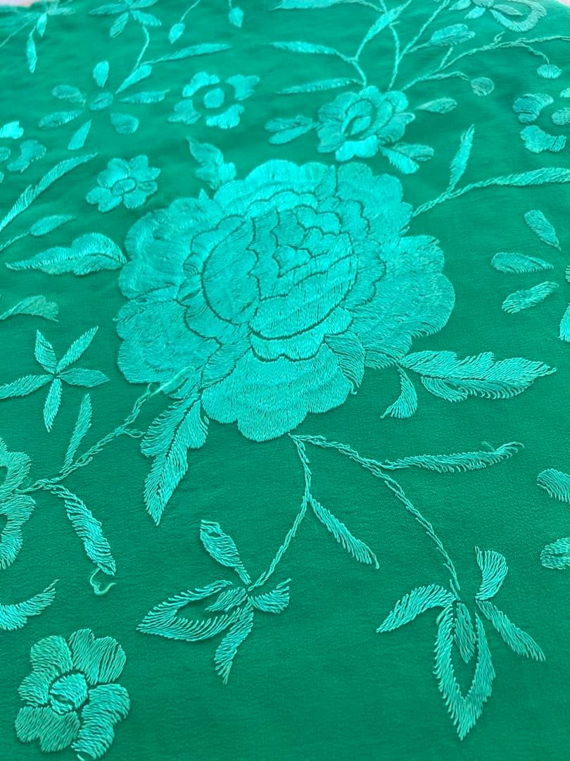 【新品・未使用】フラメンコ　マントンデマニラ　シルク　刺繍　グリーン　135cm