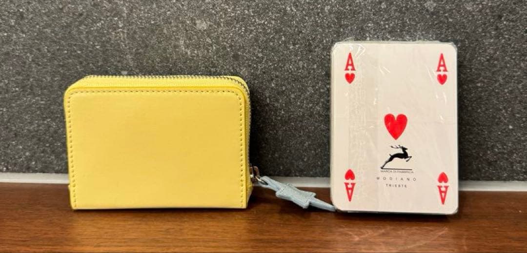 GUCCI ヒグチユウコ　トランプ　カードケース　香水プレゼント付き