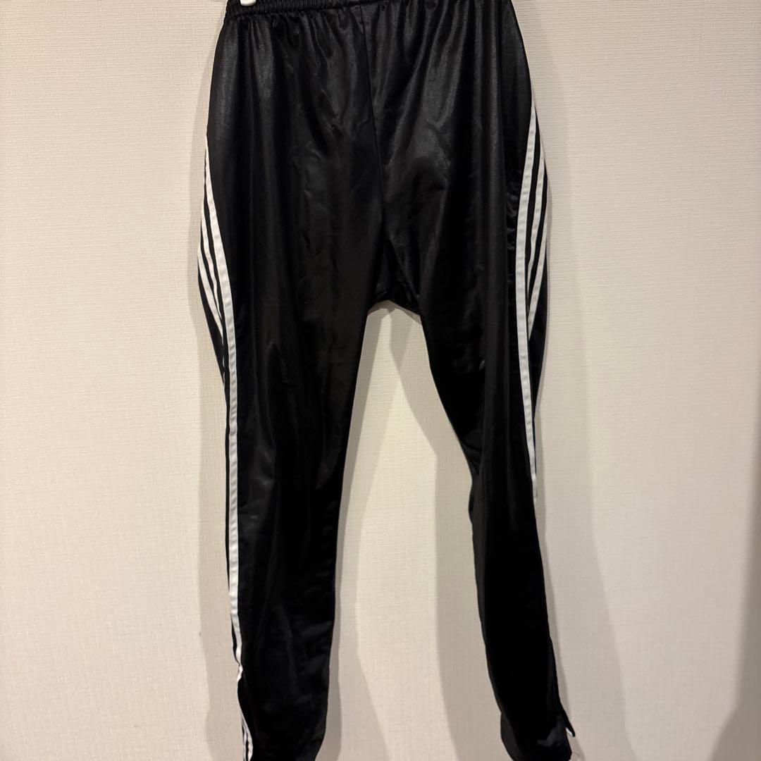 adidas ブラック トラックパンツ　ジャージパンツ Mサイズ