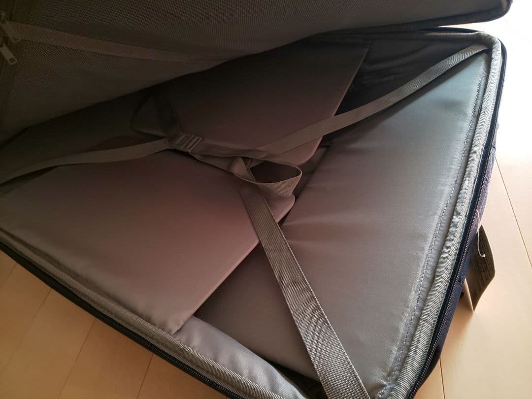 【新品未使用】無印良品 半分の厚みで収納できるソフトキャリーケース (XL)