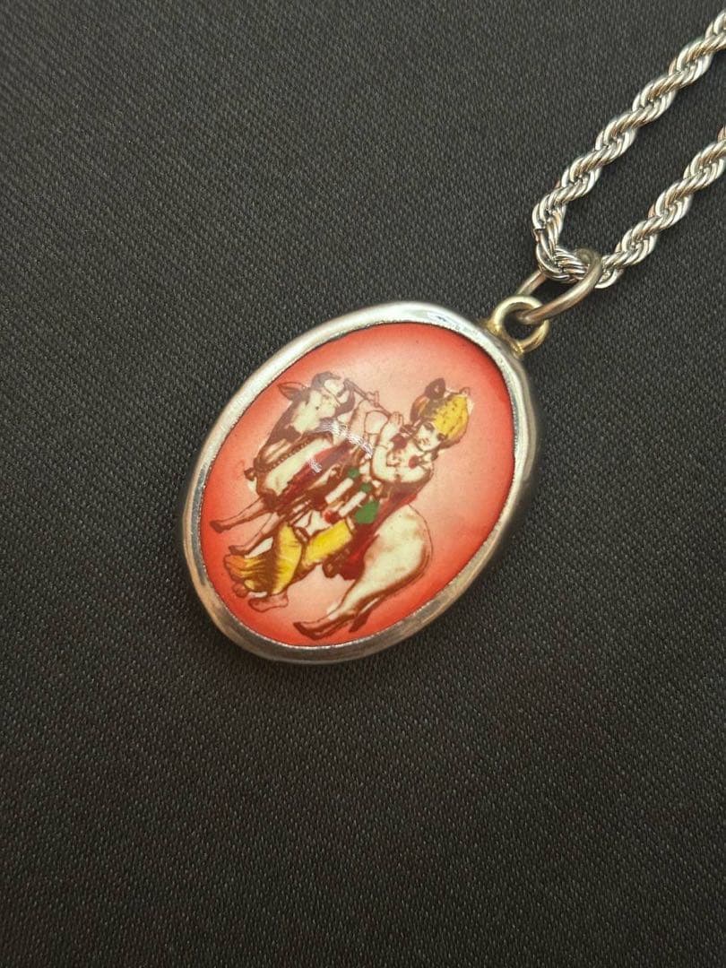 藤井風 イメージペンダント ネックレス 【オーム文字・クリシュナ・赤】