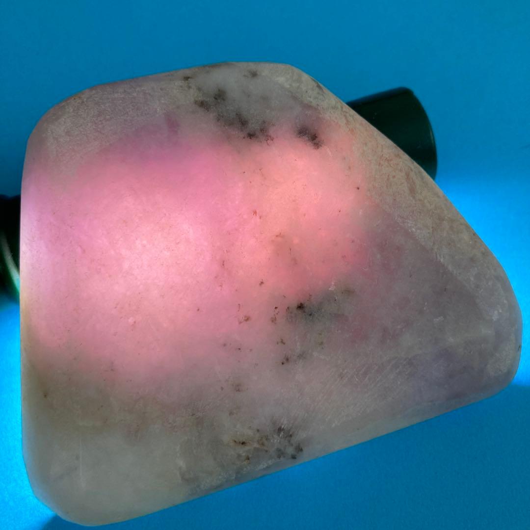 ラベンダー翡翠　ひすい　糸魚川産