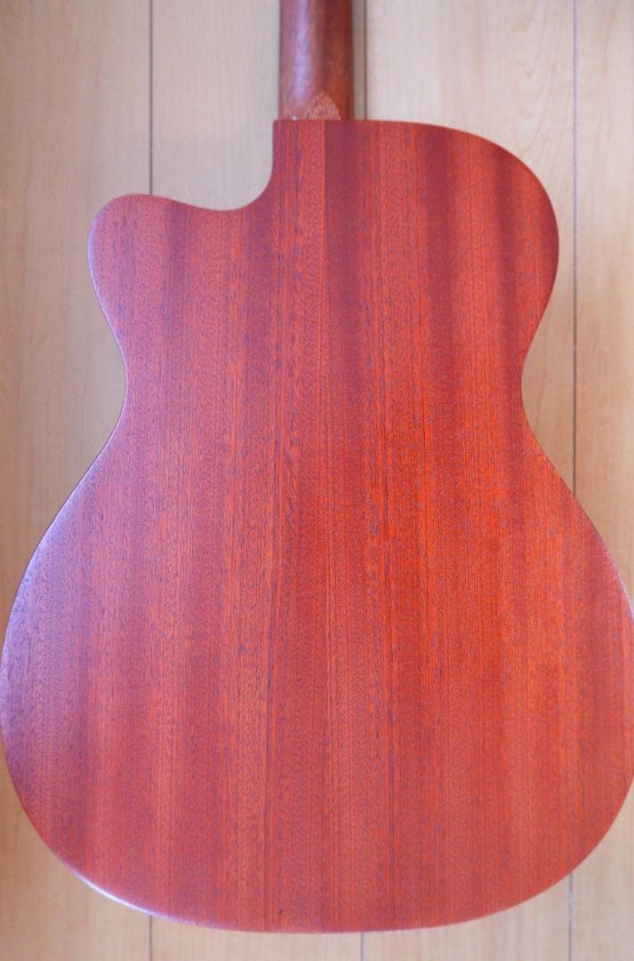 マーチンのエレアコ　Martin 000CJR-10E Natural