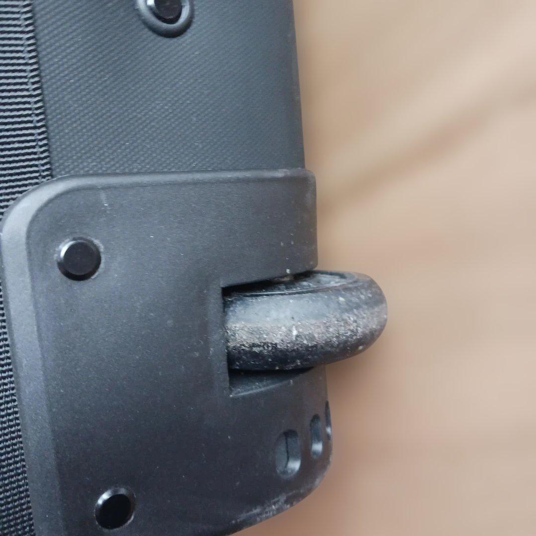 EGOZARU. ブラック ボストンバッグ