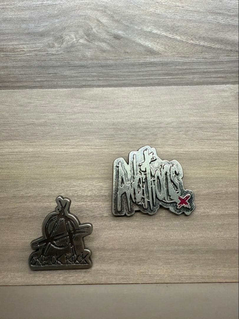 【新品】ONE OK ROCK 2017 ピンズ ピンバッジ 2個セット