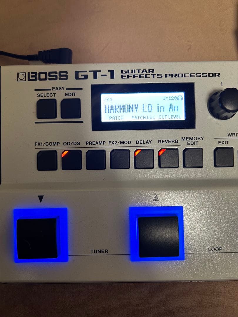 BOSS GT-1 2024限定色ホワイト　ギターエフェクター