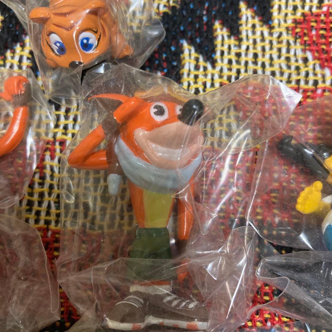 コンプリート◎ブックレット有り◎クラッシュバンディクー　フィギュア　6体セット