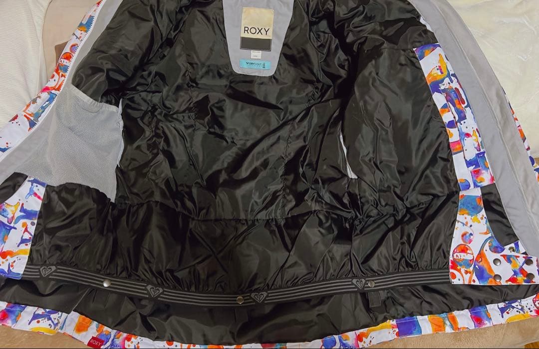 【美品】ROXYスキースノーボードウェア上下セット (サイズ上L・下M)