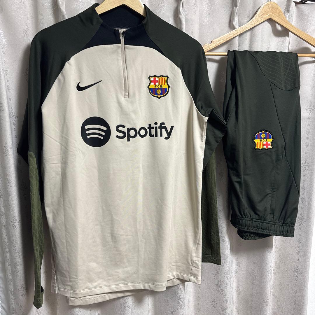 FCバルセロナ Dri-FIT ドリルトップ　ストライクパンツ