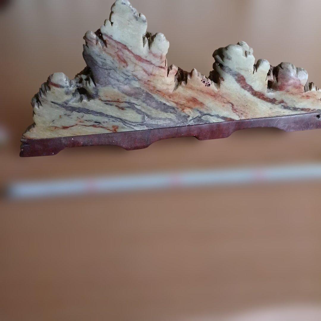 山水風景の天然石彫刻 約30cm