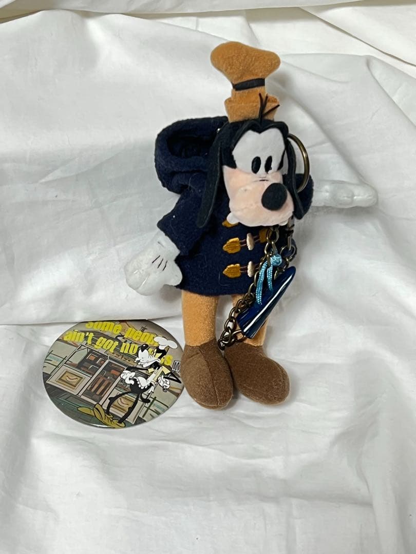 匿名配送/グーフィー プラッシュキーチェーン ダッフルコート＋缶バッジ