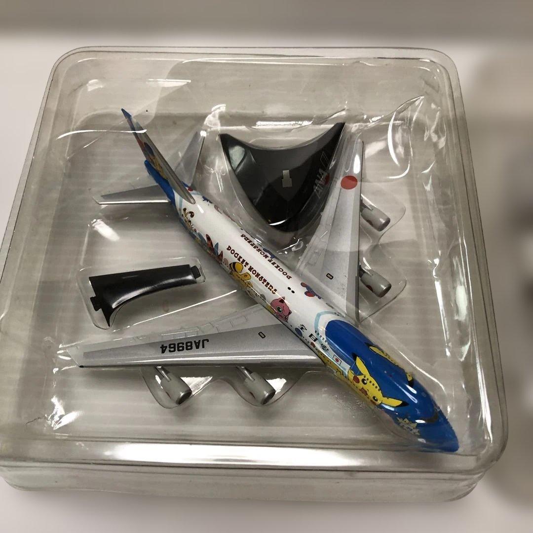 全日空商事　1/500 747ー400ポケモン　2機