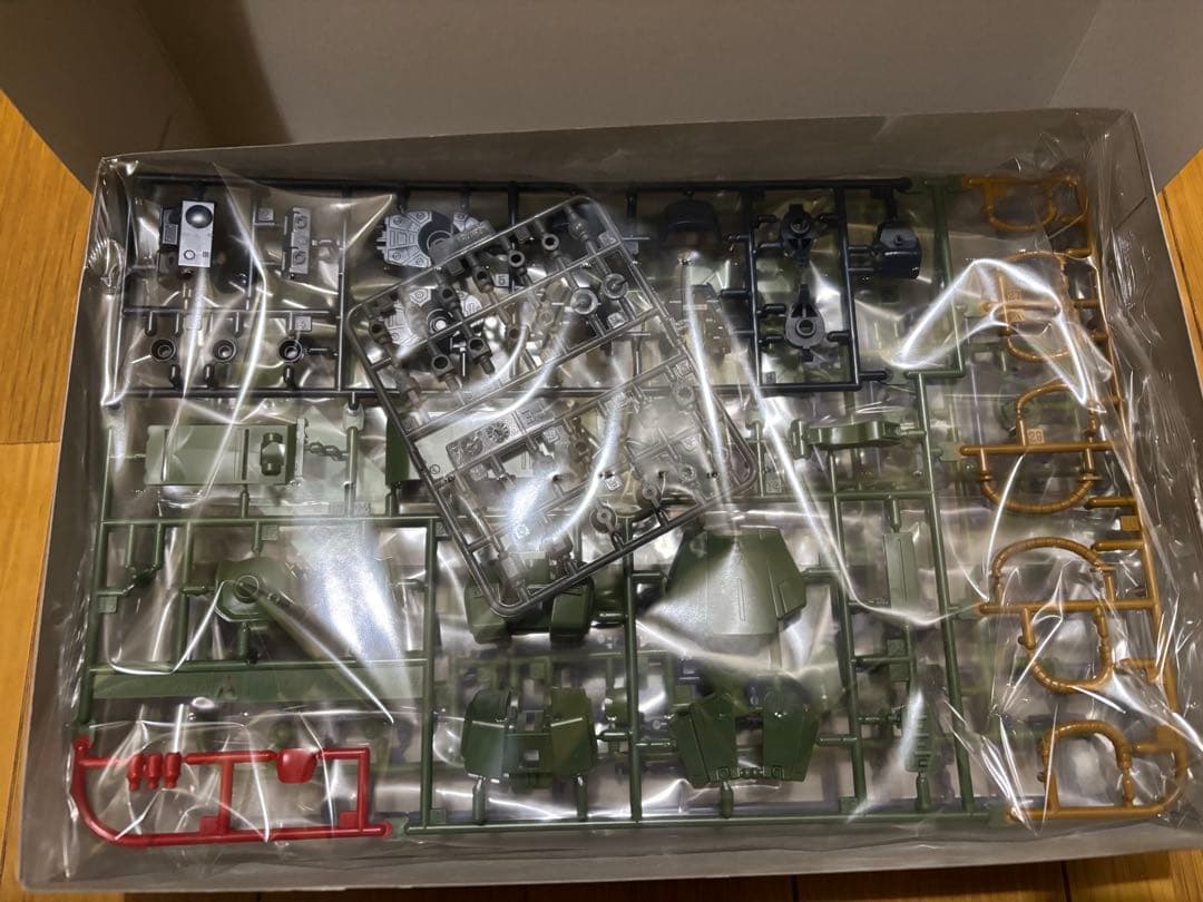 ガンプラHG1/144ザク4個セット バンダイ